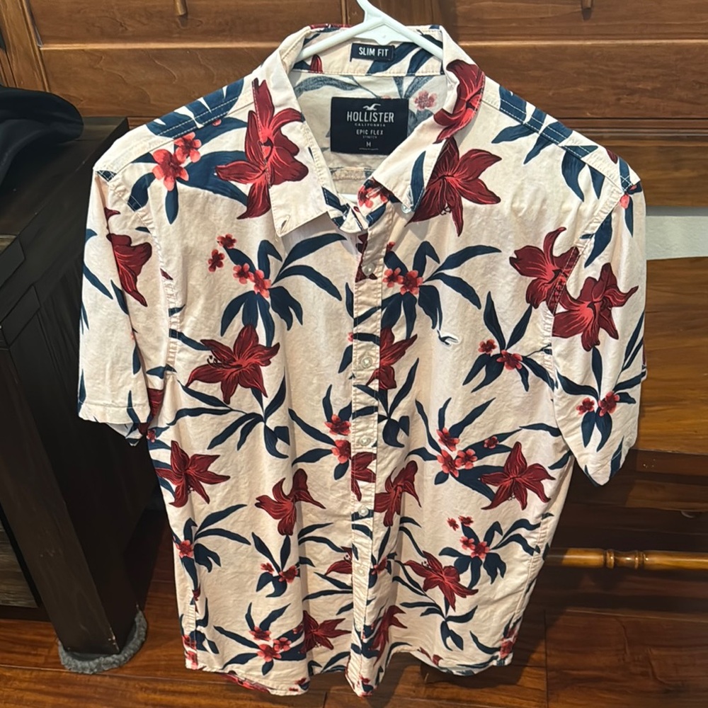 Hollister Red and White Casual Button Down Shirt